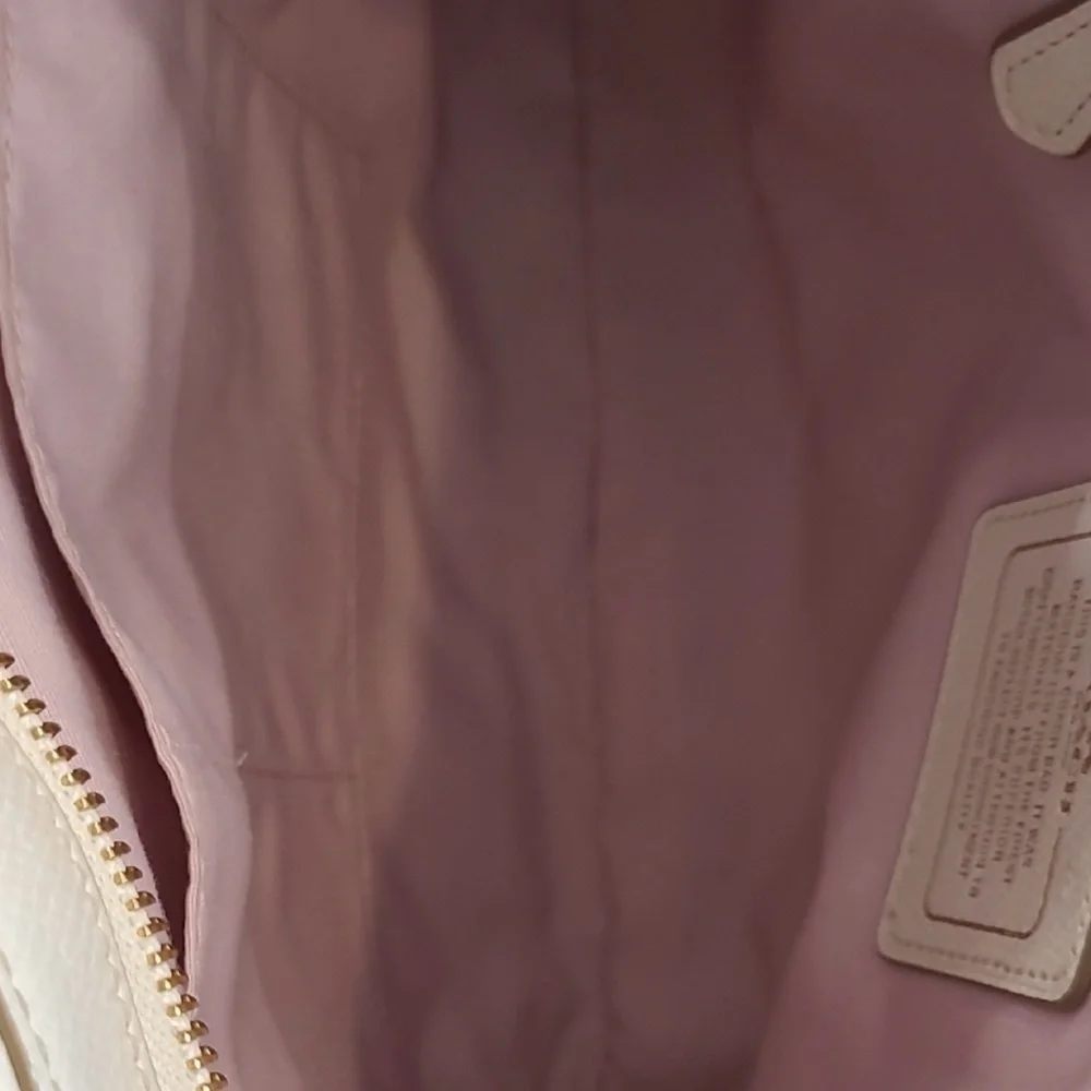 Coach Beachwood Taylor Floral Crossbody Bag - Picture 9 of 13